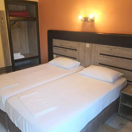 Hotel Spanias 2*