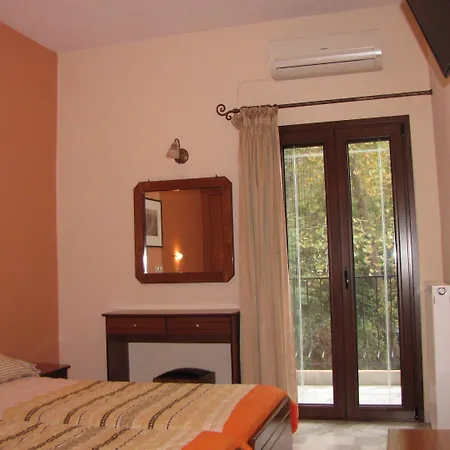 Hotel Spanias 2*