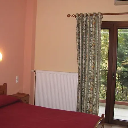 Hotel Spanias 2*