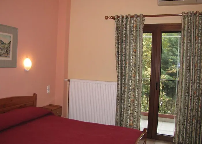 Szálloda Spanias 2*